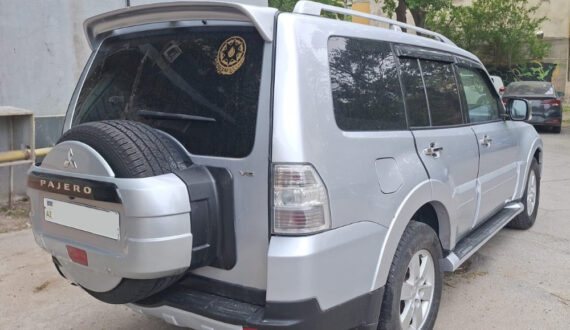 2010 Mitsubishi Pajero