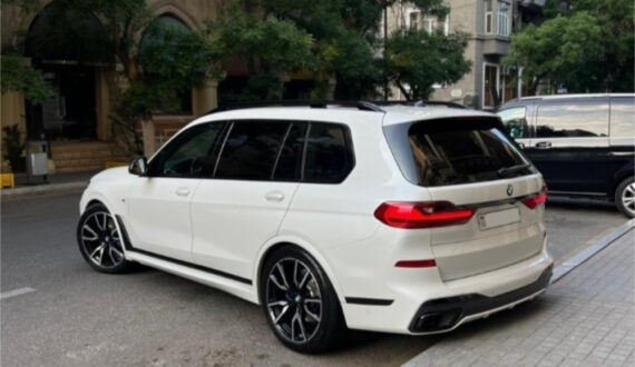 2022 BMW X7