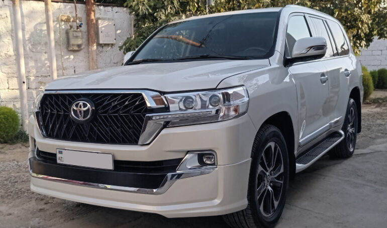 2018 Toyota Land Cruiser