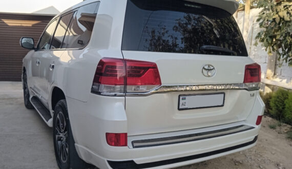 2018 Toyota Land Cruiser
