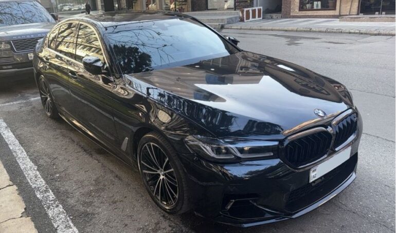 2021 BMW 520