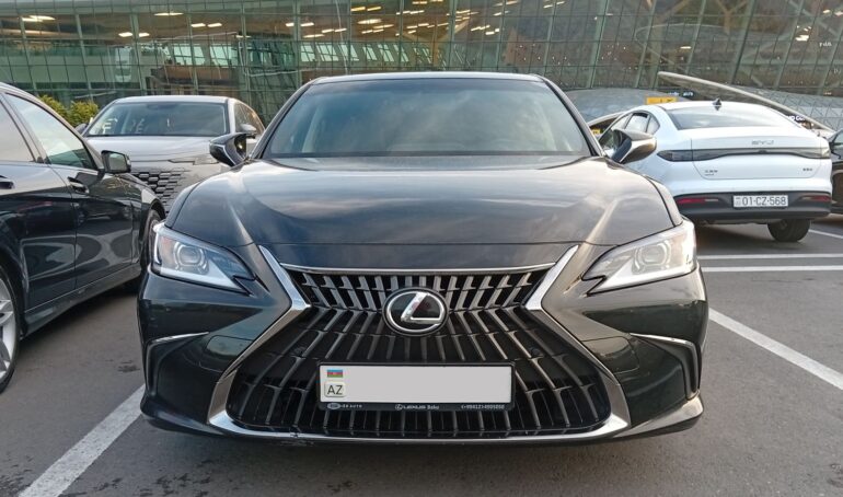 2023 Lexus ES200