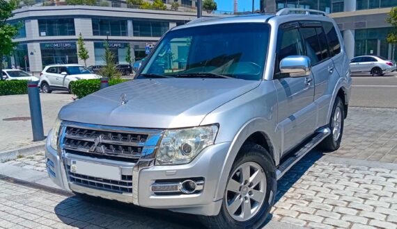 2013 Mitsubishi Pajero