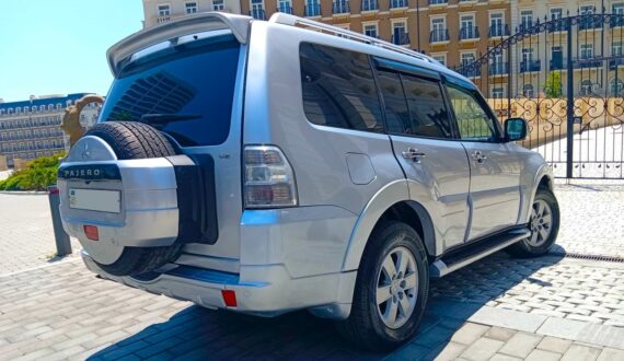 2013 Mitsubishi Pajero