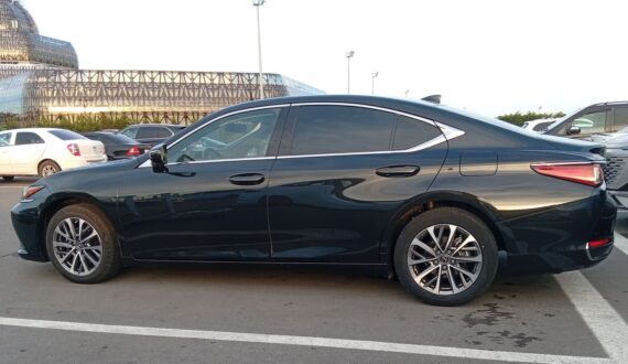 2023 Lexus ES200