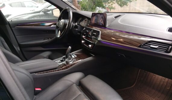 2021 BMW 530