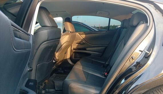 2023 Lexus ES200